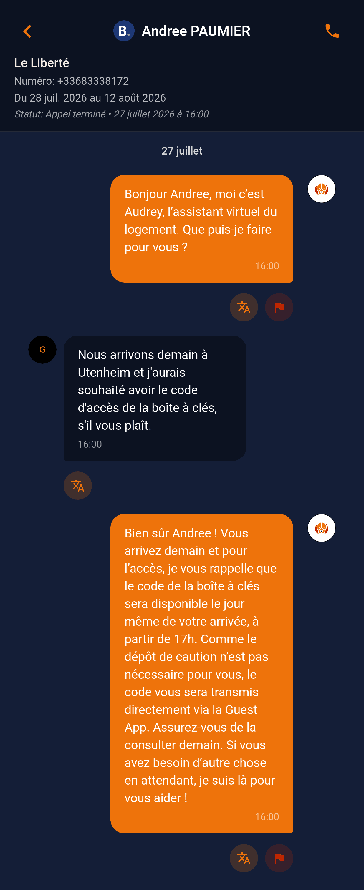 Application mobile Mr Sherlock affichant la transcription d’un appel vocal entre un voyageur et l’IA.